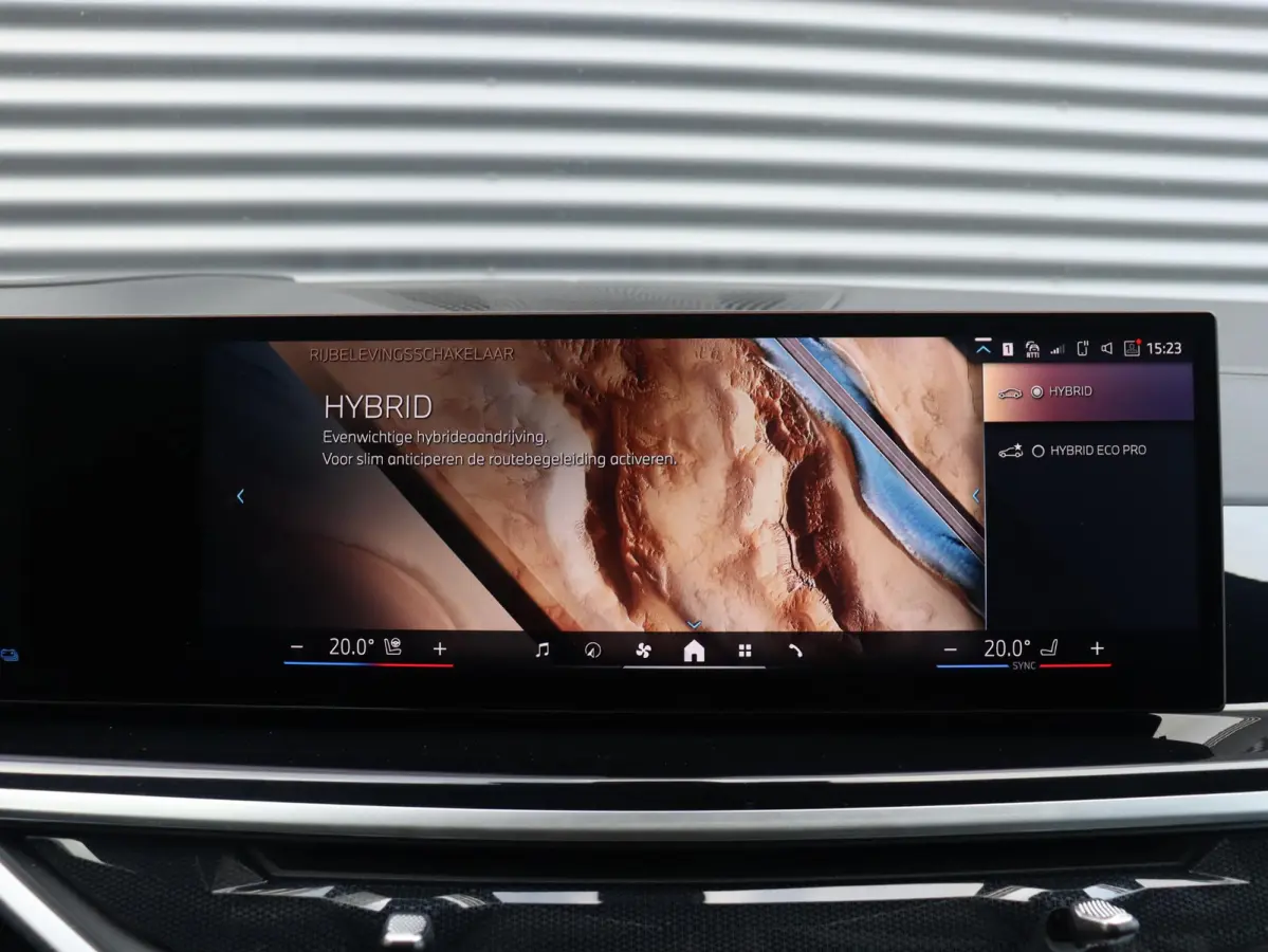 xDrive50e | SoH 100% | M Sportpakket Pro | Panodak | Trekhaak | Driving Assistant Prof. | M Multifunctionele Stoelen | Harman Kardon | Stoelmassage | Soft Close | M-Performance | 22'' LMV