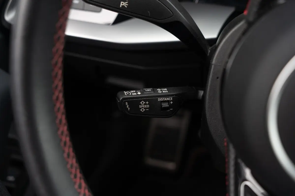 40 TFSI e S line | Pano | Rood stiksel | Alcantara | Cam