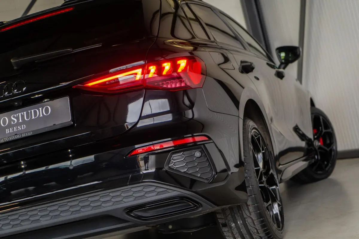 40 TFSI e S line | Pano | Rood stiksel | Alcantara | Cam