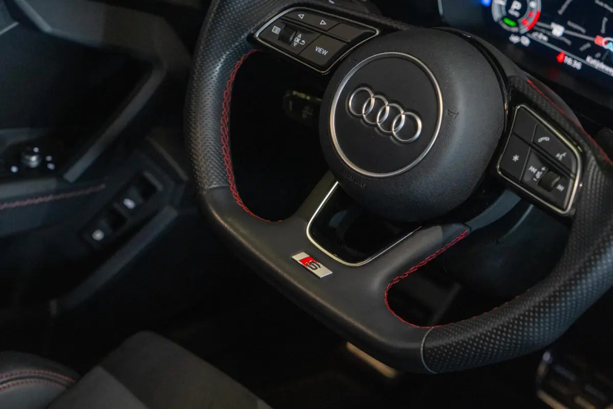 40 TFSI e S line | Pano | Rood stiksel | Alcantara | Cam