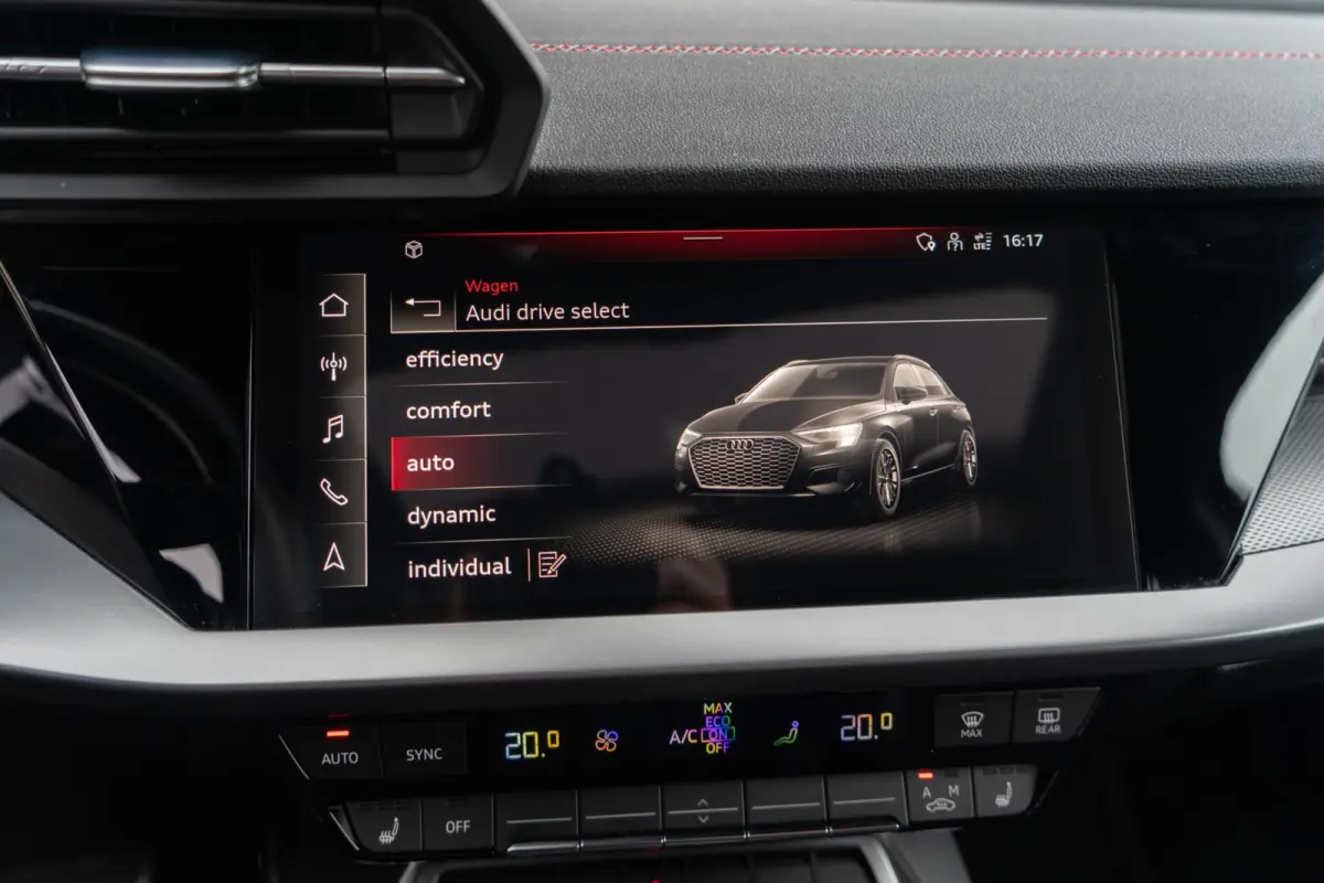 40 TFSI e S line | Pano | Rood stiksel | Alcantara | Cam