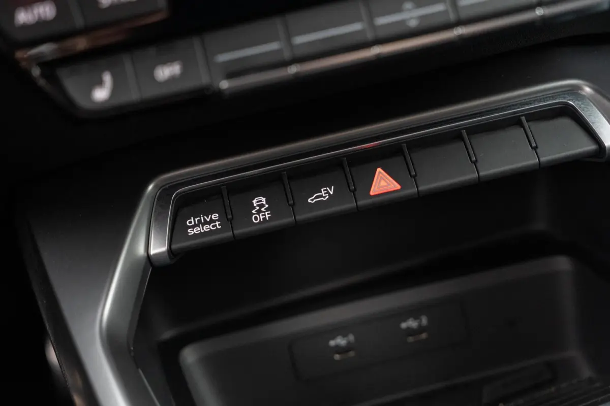 40 TFSI e S line | Pano | Rood stiksel | Alcantara | Cam