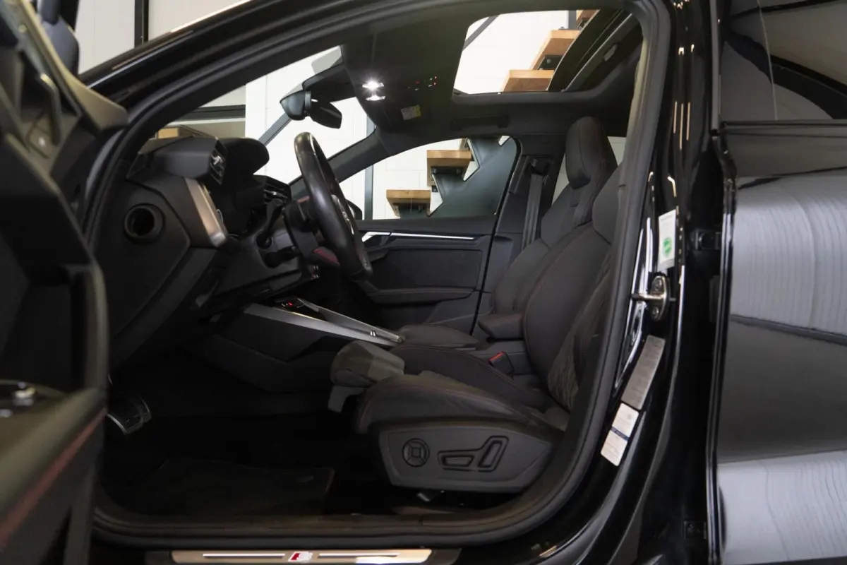 40 TFSI e S line | Pano | Rood stiksel | Alcantara | Cam