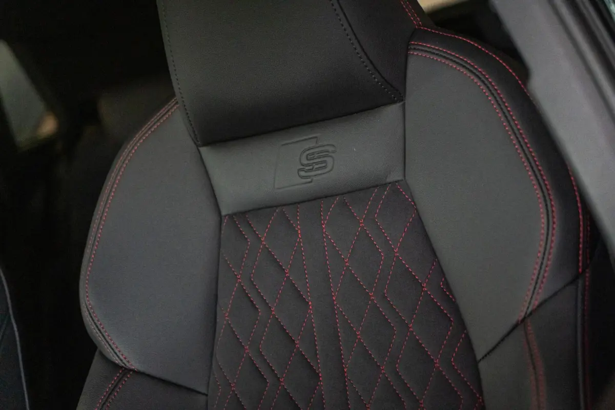 40 TFSI e S line | Pano | Rood stiksel | Alcantara | Cam