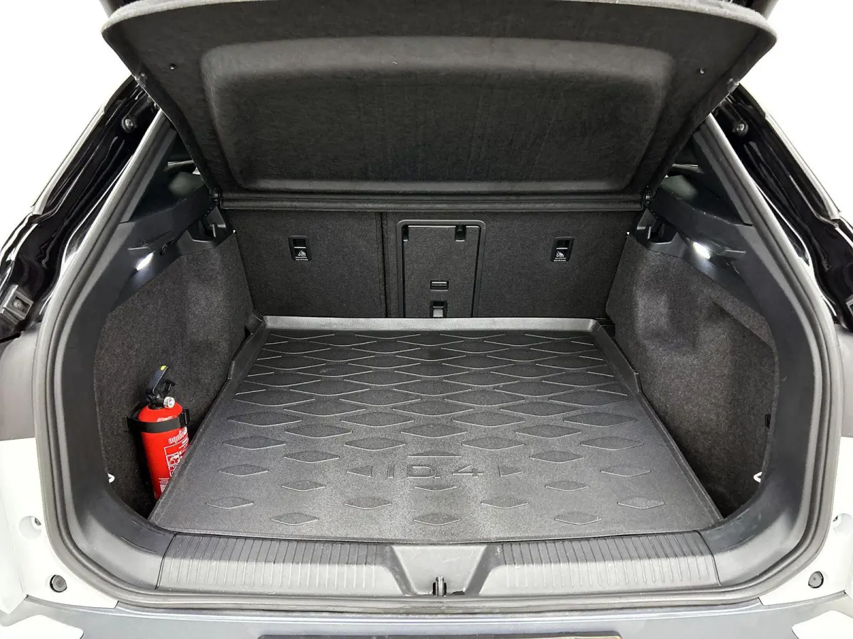 First Max 77 kWh | SoH ... | Panorama Dak | Ergo Stoelen (Memory) | Parkeercamera | Stoel en Stuurwielverwarming | Elektrische Kofferbak | Carplay / Android Auto | Navigatie
