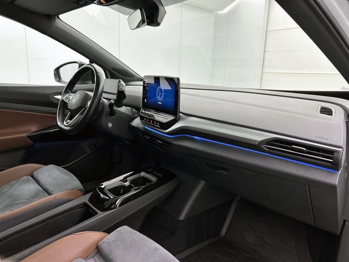 First Max 77 kWh | SoH ... | Panorama Dak | Ergo Stoelen (Memory) | Parkeercamera | Stoel en Stuurwielverwarming | Elektrische Kofferbak | Carplay / Android Auto | Navigatie