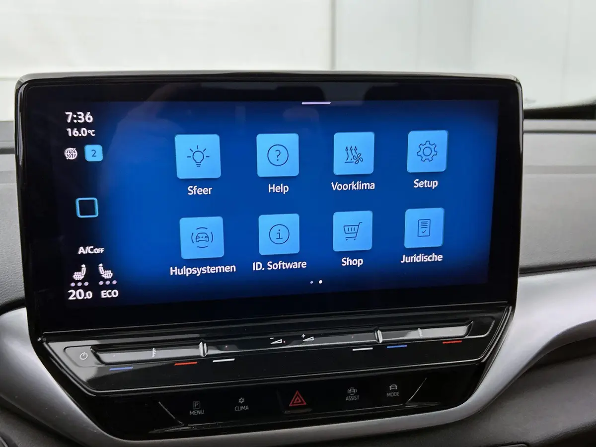 First Max 77 kWh | SoH ... | Panorama Dak | Ergo Stoelen (Memory) | Parkeercamera | Stoel en Stuurwielverwarming | Elektrische Kofferbak | Carplay / Android Auto | Navigatie