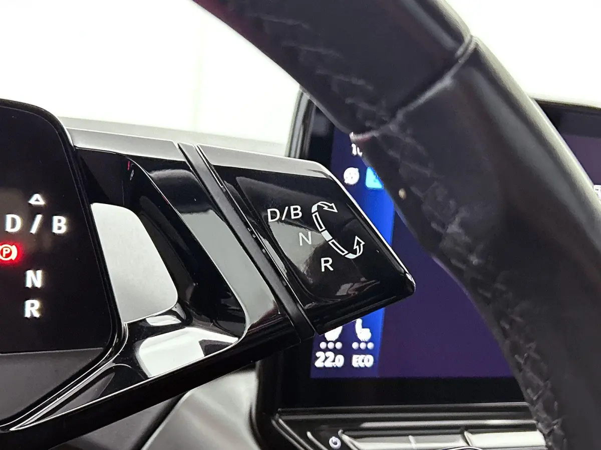 First Max 77 kWh | SoH ... | Panorama Dak | Ergo Stoelen (Memory) | Parkeercamera | Stoel en Stuurwielverwarming | Elektrische Kofferbak | Carplay / Android Auto | Navigatie