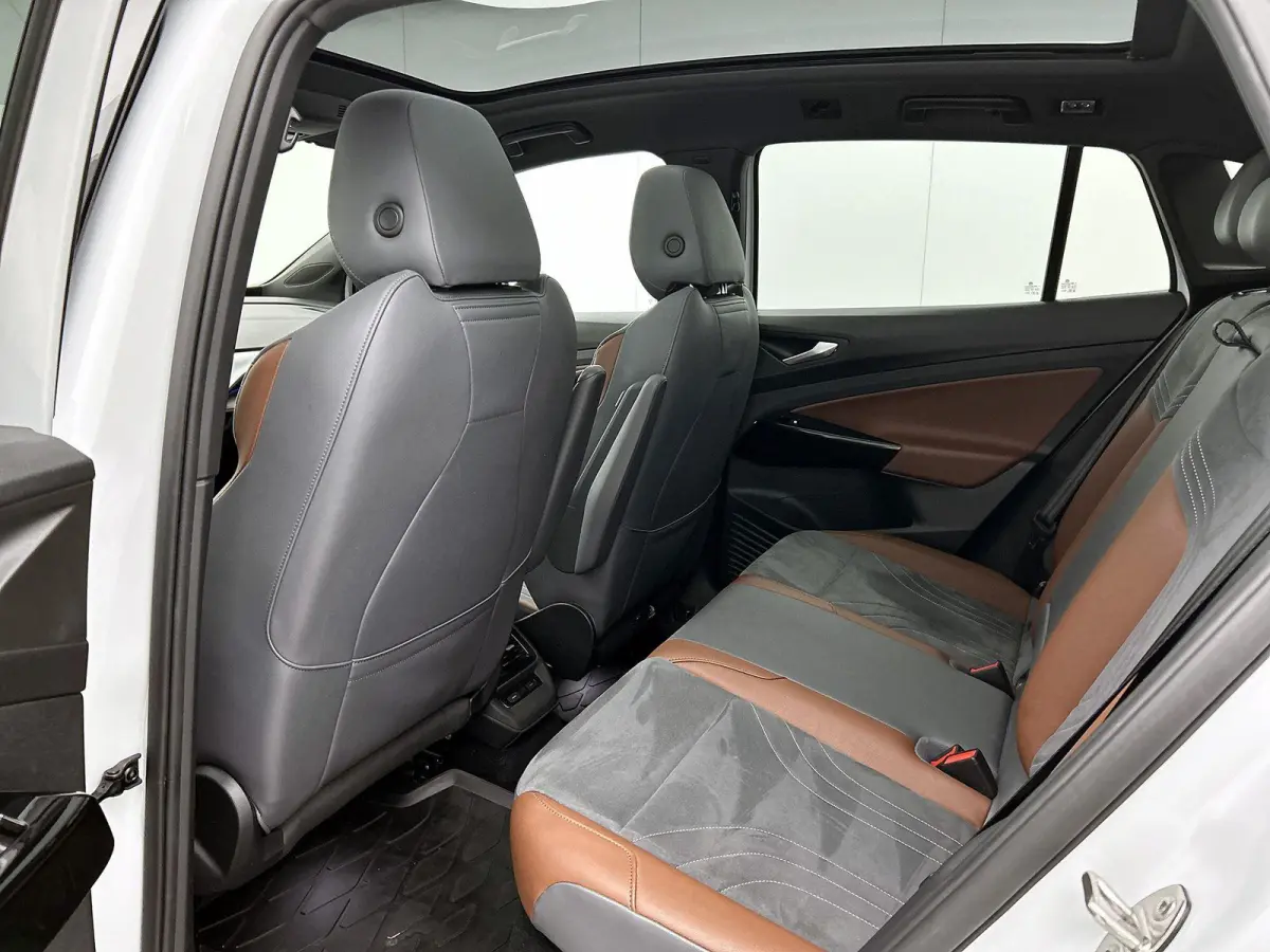First Max 77 kWh | SoH ... | Panorama Dak | Ergo Stoelen (Memory) | Parkeercamera | Stoel en Stuurwielverwarming | Elektrische Kofferbak | Carplay / Android Auto | Navigatie