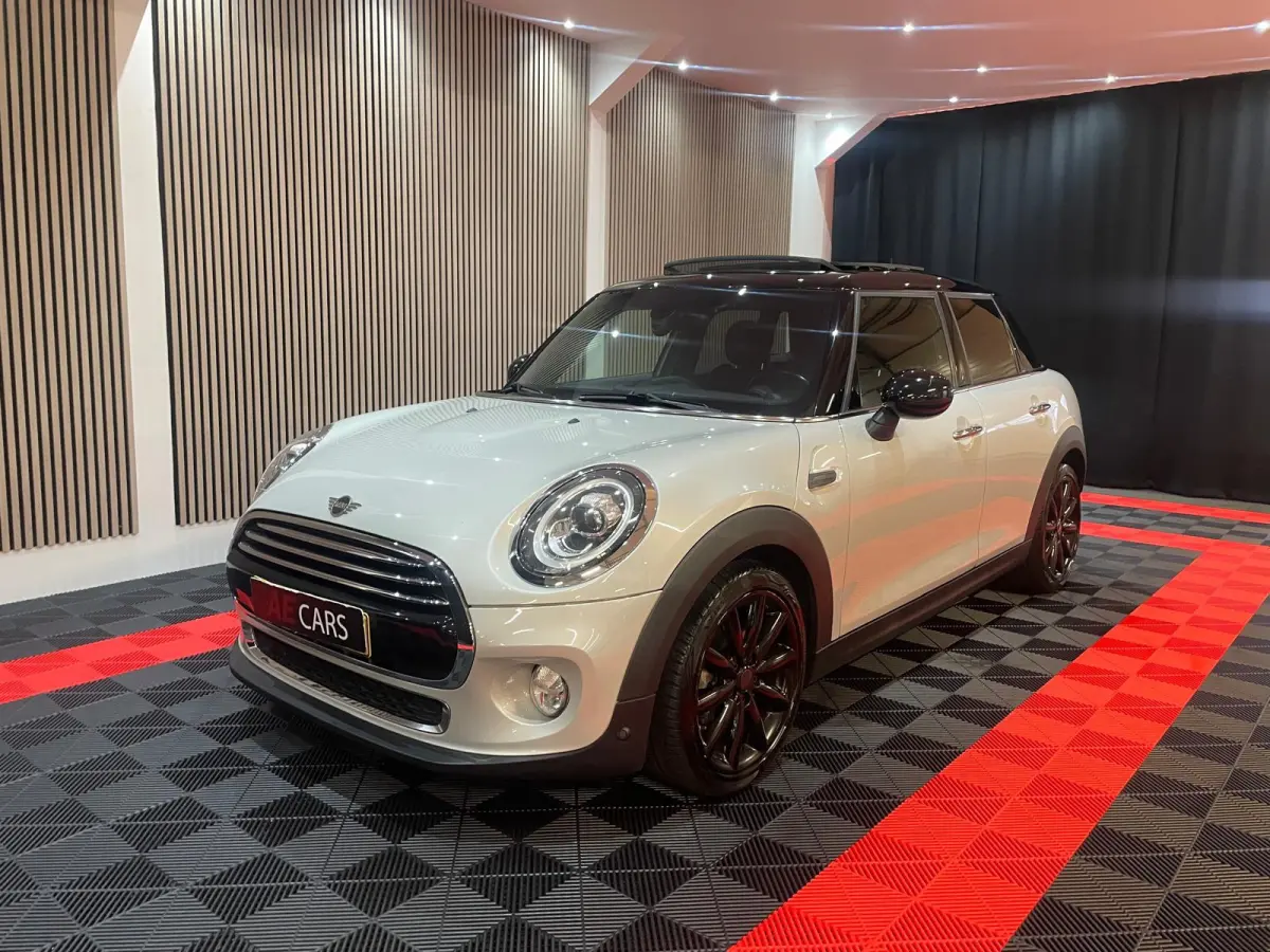 1.5 Cooper Chili Automaat Pano Navi Leder Camera