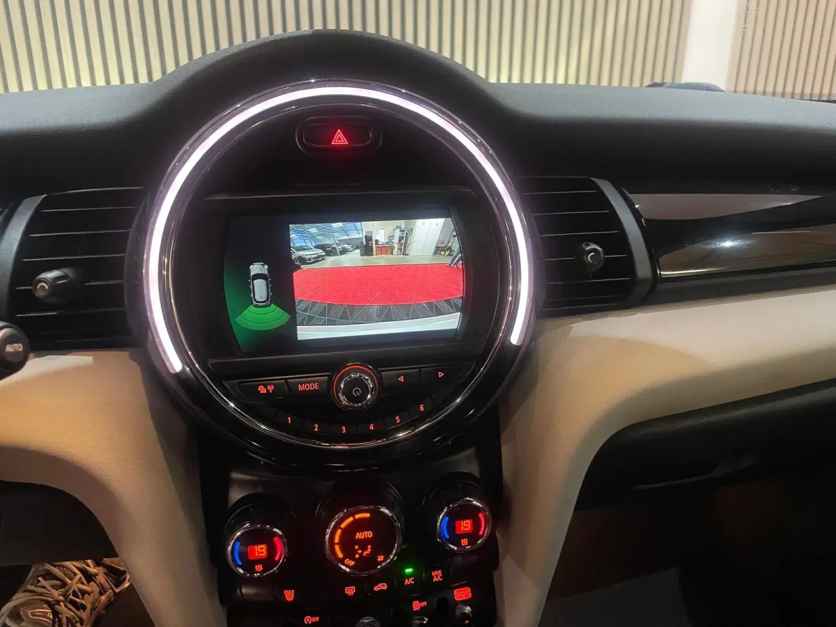 1.5 Cooper Chili Automaat Pano Navi Leder Camera