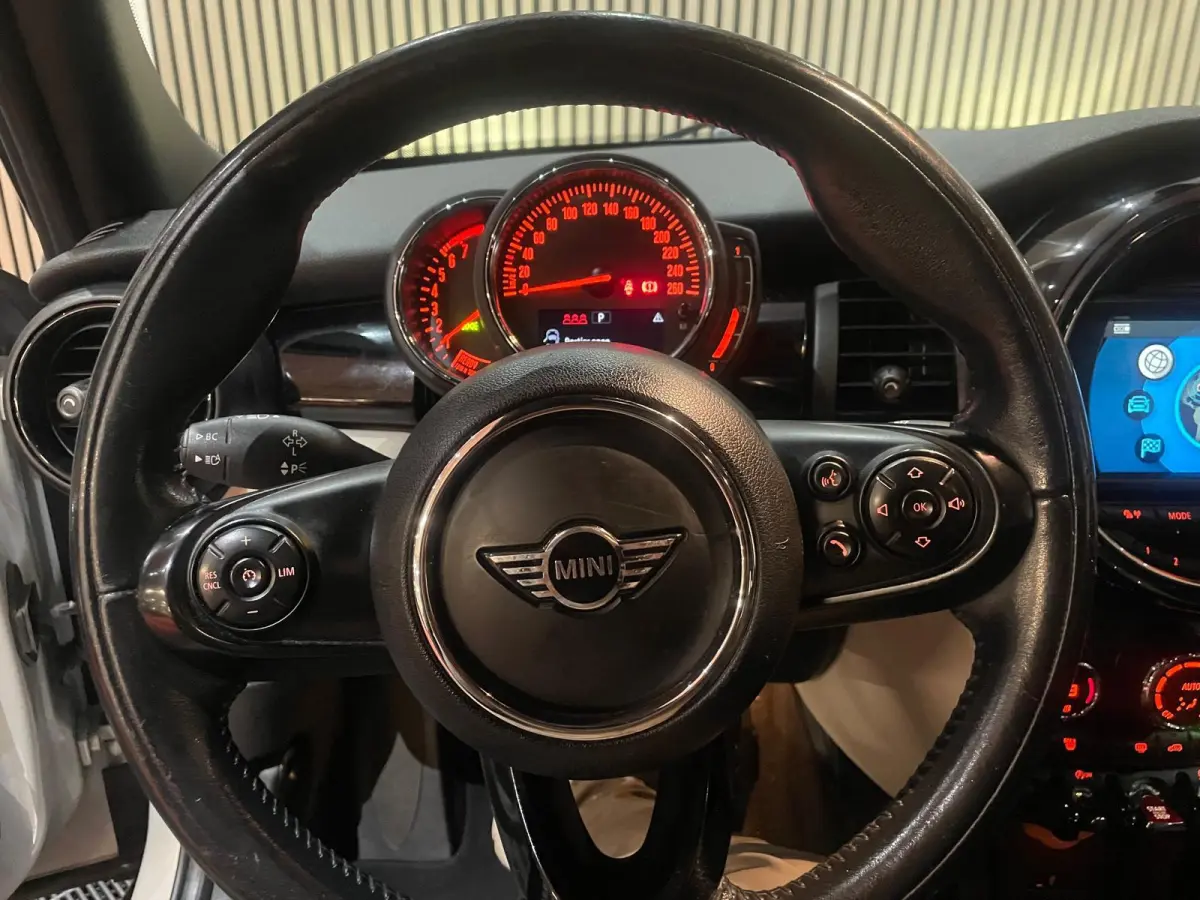 1.5 Cooper Chili Automaat Pano Navi Leder Camera