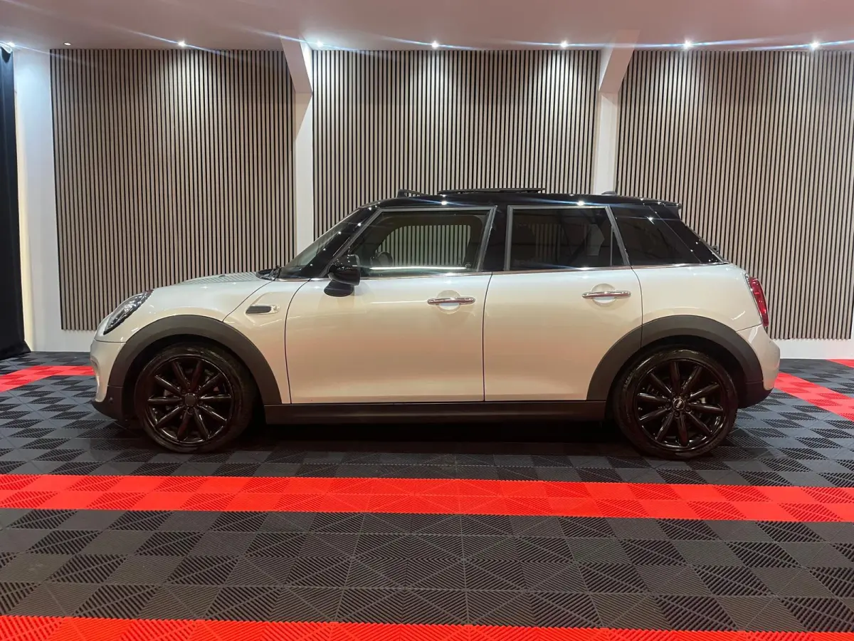 1.5 Cooper Chili Automaat Pano Navi Leder Camera