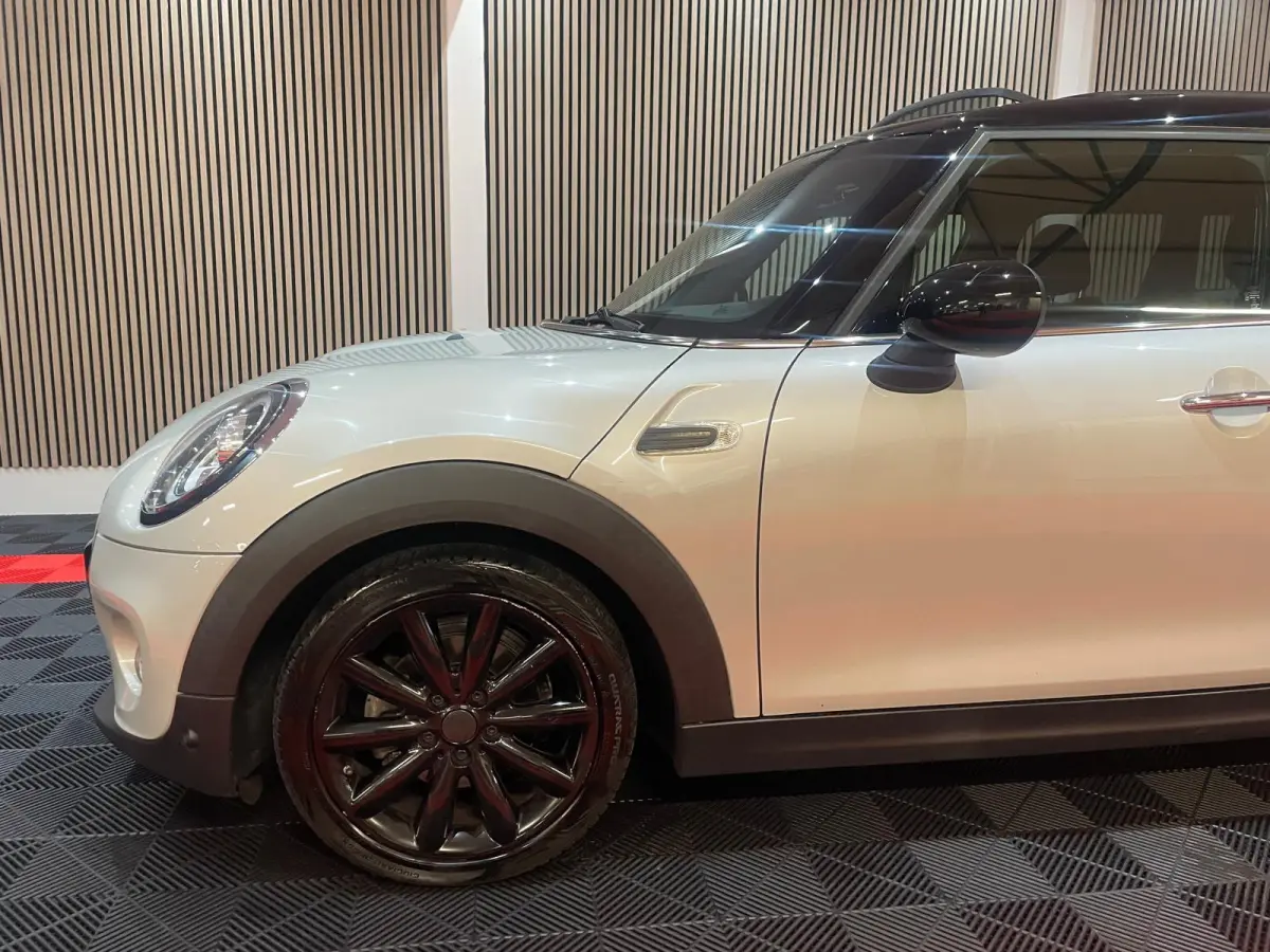 1.5 Cooper Chili Automaat Pano Navi Leder Camera