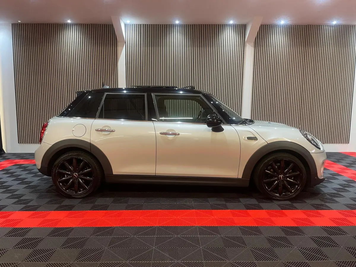 1.5 Cooper Chili Automaat Pano Navi Leder Camera