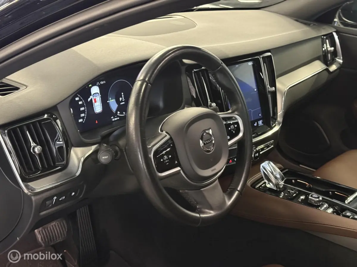 2.0 T8 Twin Engine AWD R-Design PANO|LED|LEDER|