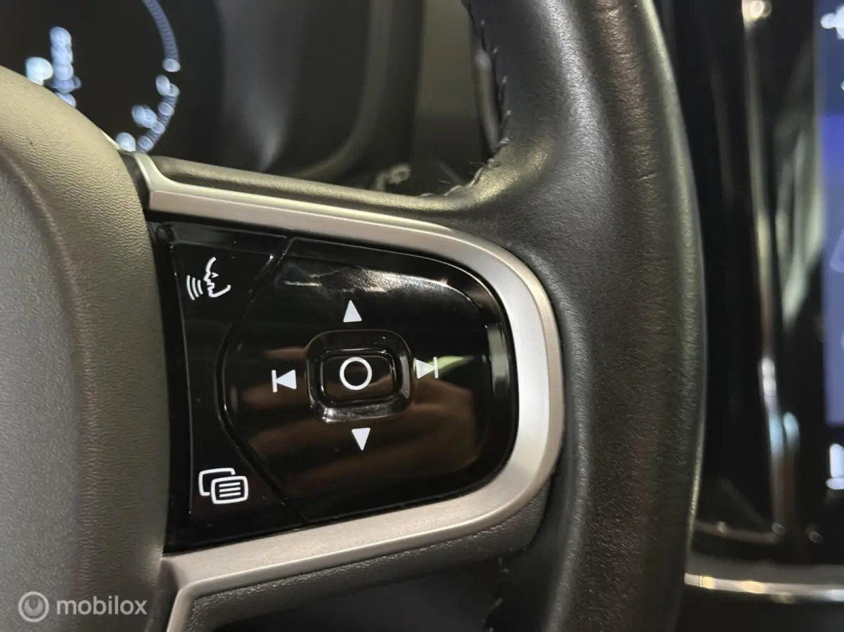 2.0 T8 Twin Engine AWD R-Design PANO|LED|LEDER|