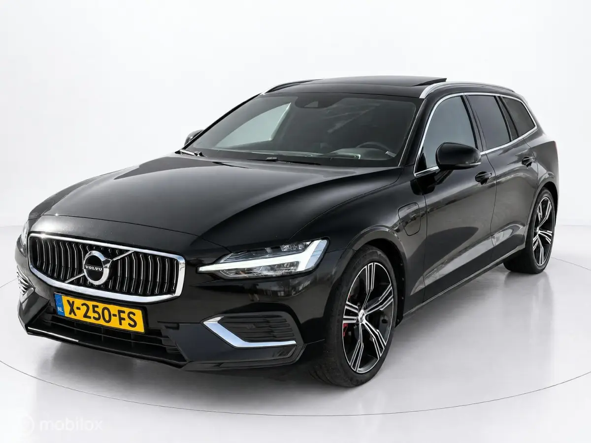 2.0 T8 Twin Engine AWD R-Design PANO|LED|LEDER|