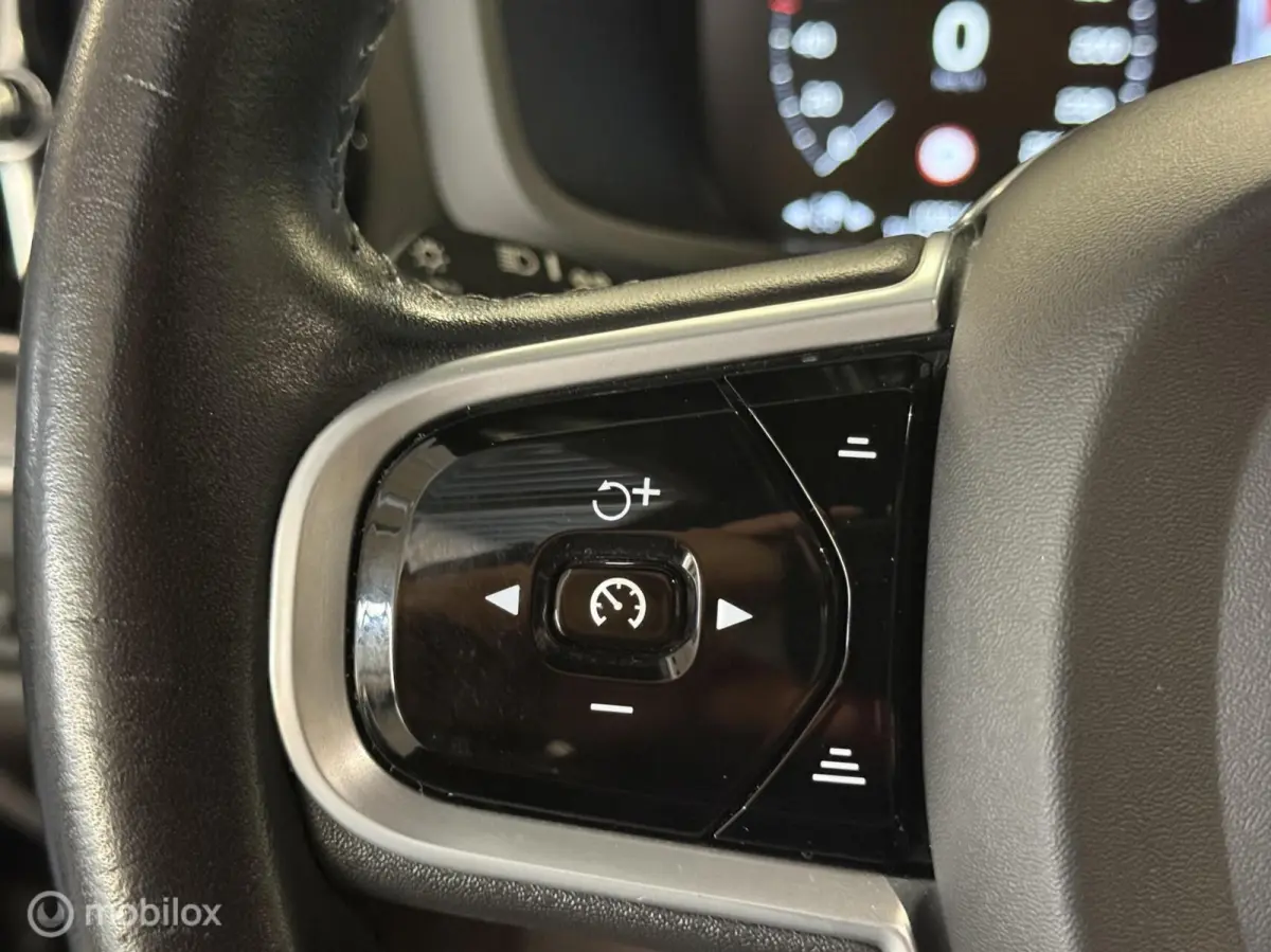 2.0 T8 Twin Engine AWD R-Design PANO|LED|LEDER|