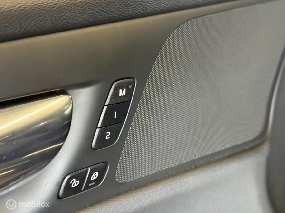 2.0 T8 Twin Engine AWD R-Design PANO|LED|LEDER|