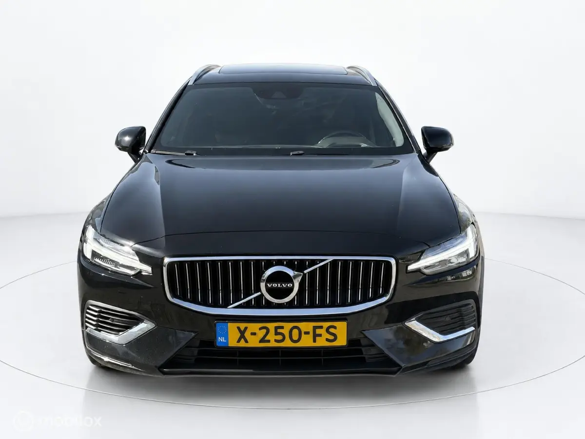 2.0 T8 Twin Engine AWD R-Design PANO|LED|LEDER|