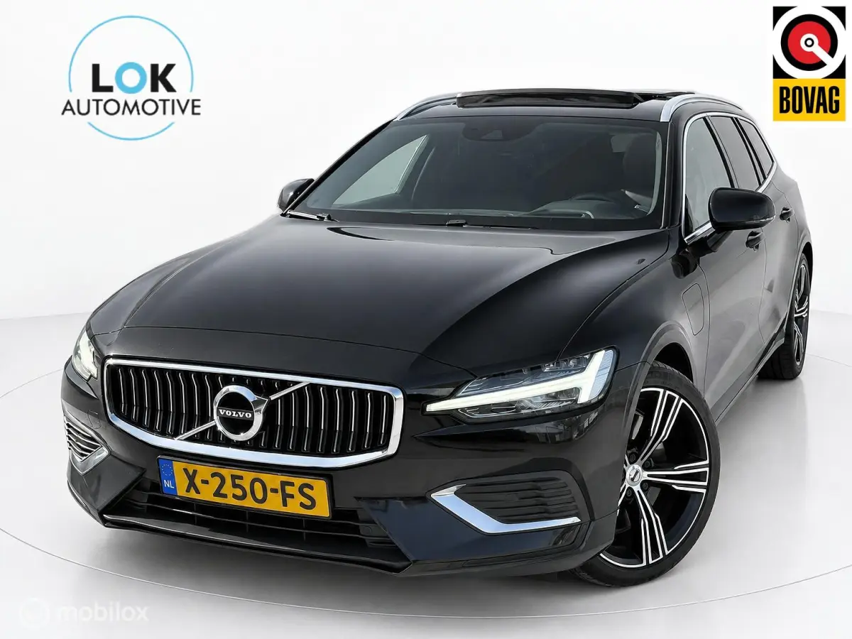 2.0 T8 Twin Engine AWD R-Design PANO|LED|LEDER|