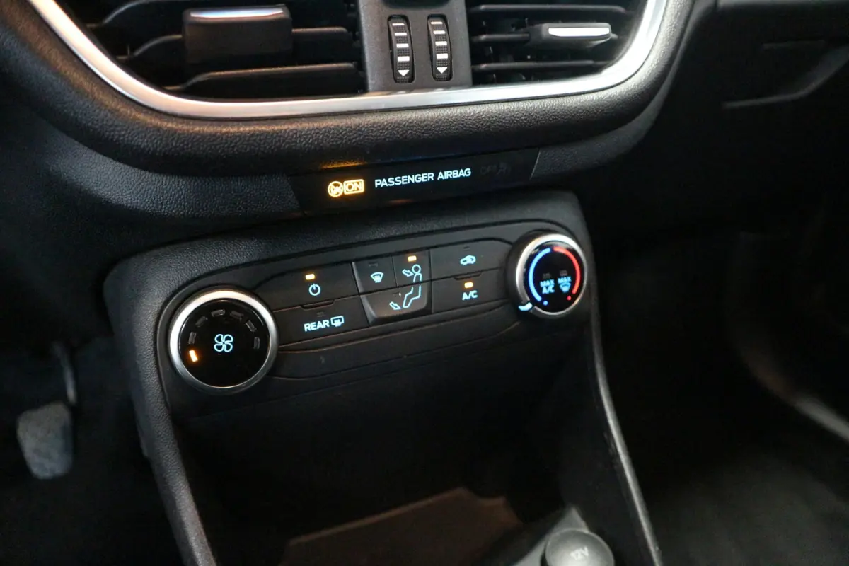 1.1 Connected / NIEUW MODEL / LED / VELG / NIEUWSTAAT ! ! !