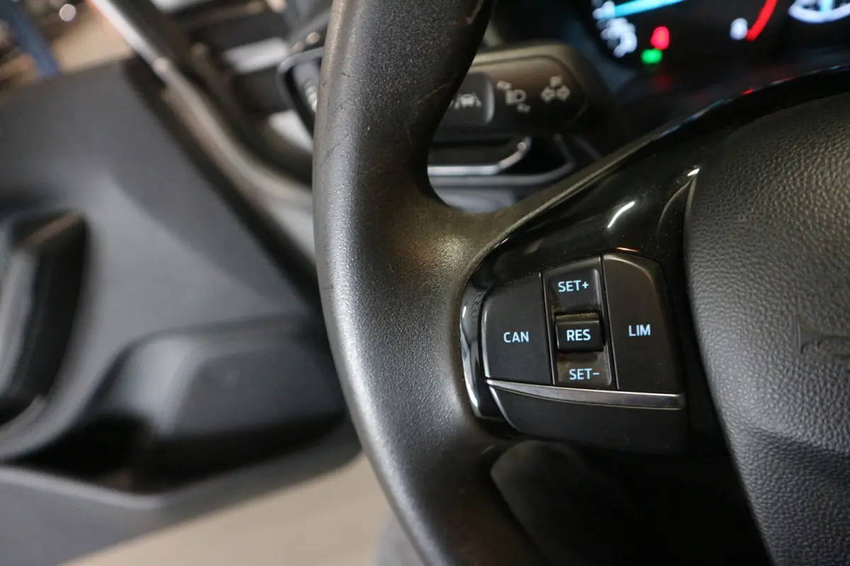 1.1 Connected / NIEUW MODEL / LED / VELG / NIEUWSTAAT ! ! !