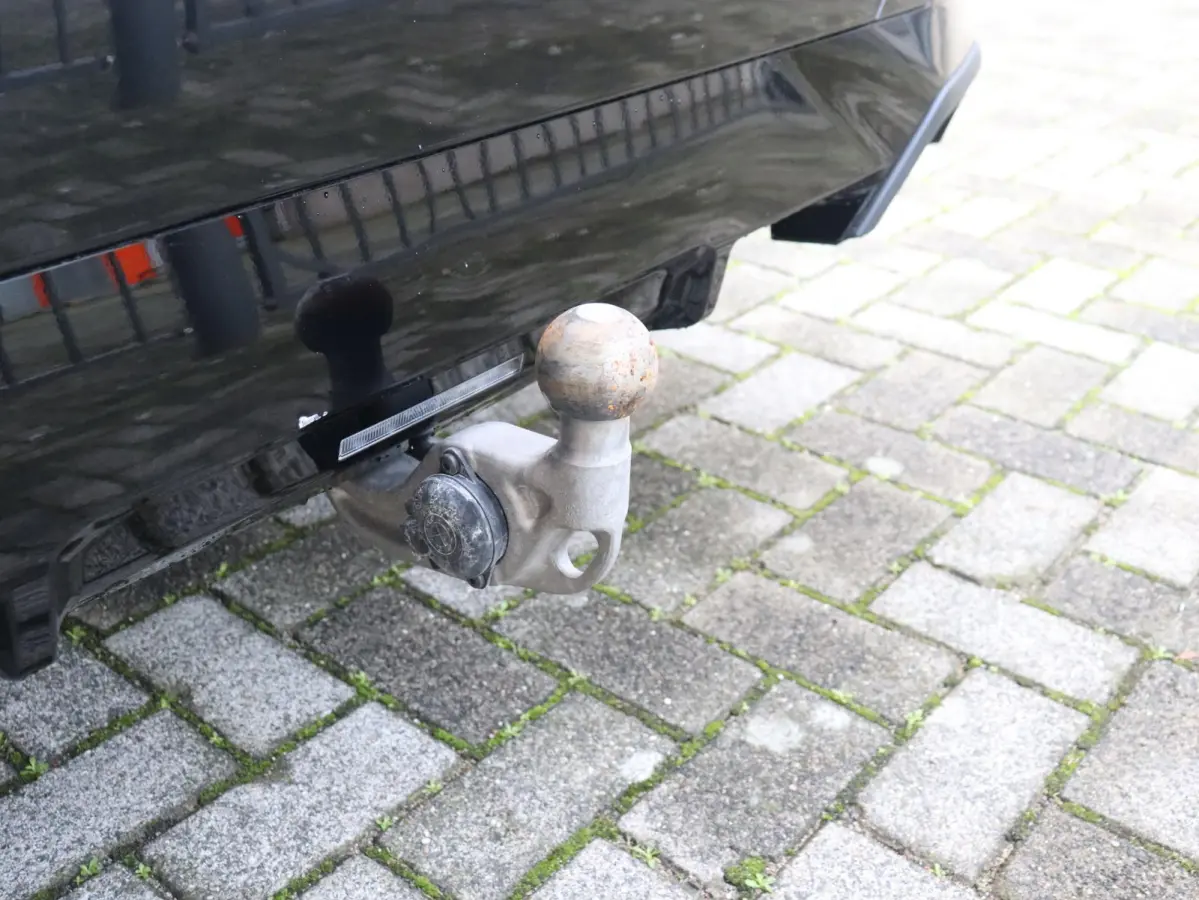 530e xDrive | M Sportpakket | Trekhaak | Driving Assistant Plus | Harman Kardon | Parking Assistant | Getint Glas | SoH 100% | 19'' LMV