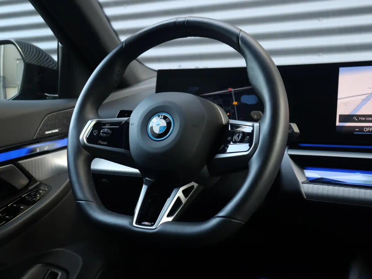 530e xDrive | M Sportpakket | Trekhaak | Driving Assistant Plus | Harman Kardon | Parking Assistant | Getint Glas | SoH 100% | 19'' LMV