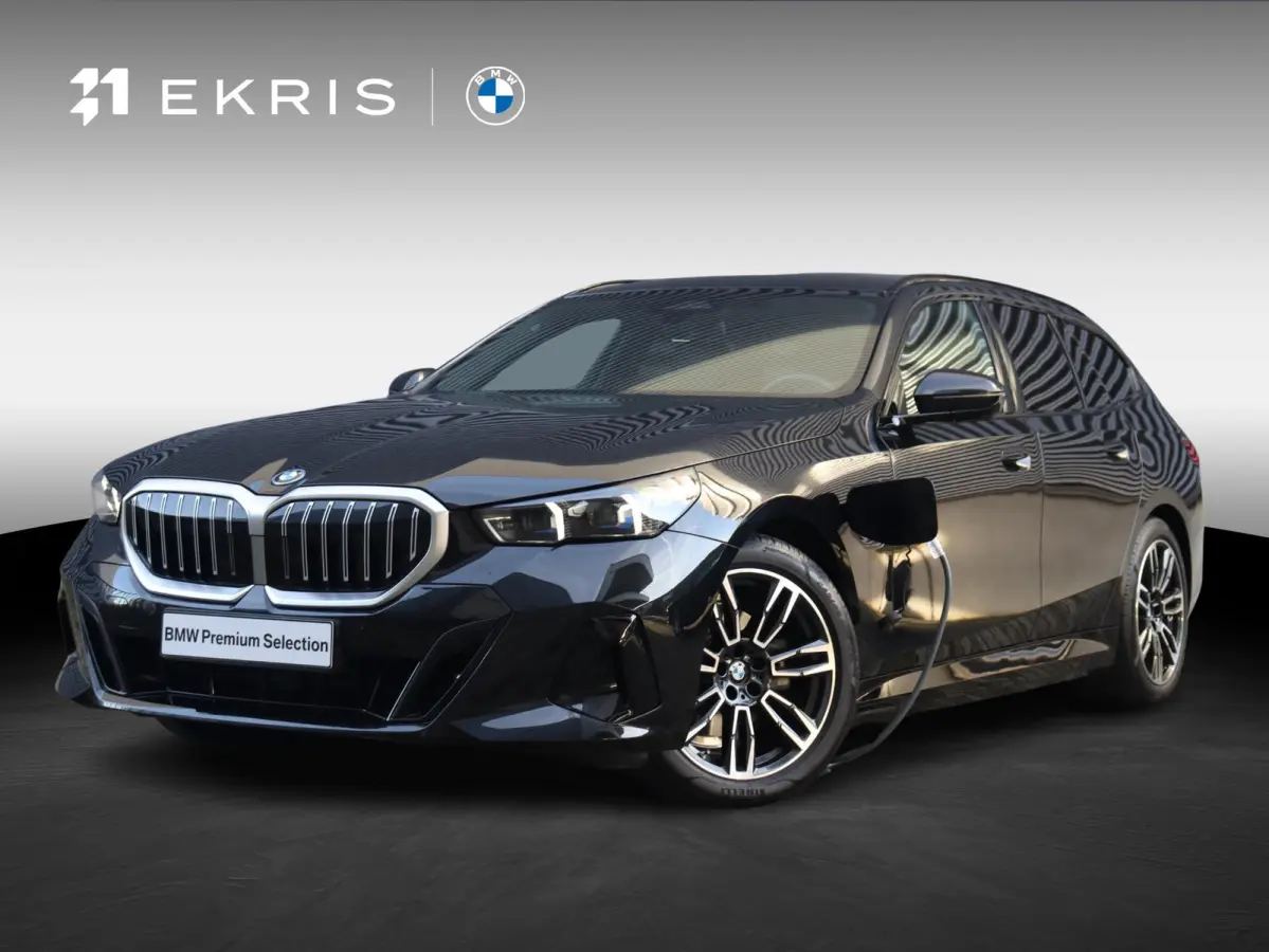 530e xDrive | M Sportpakket | Trekhaak | Driving Assistant Plus | Harman Kardon | Parking Assistant | Getint Glas | SoH 100% | 19'' LMV
