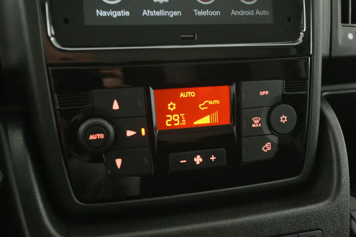 2.2 BlueHDI 140PK L3H2 | Clima | Camera | Carplay | Cruise | 3 Zits | Navi | Parkeersens.