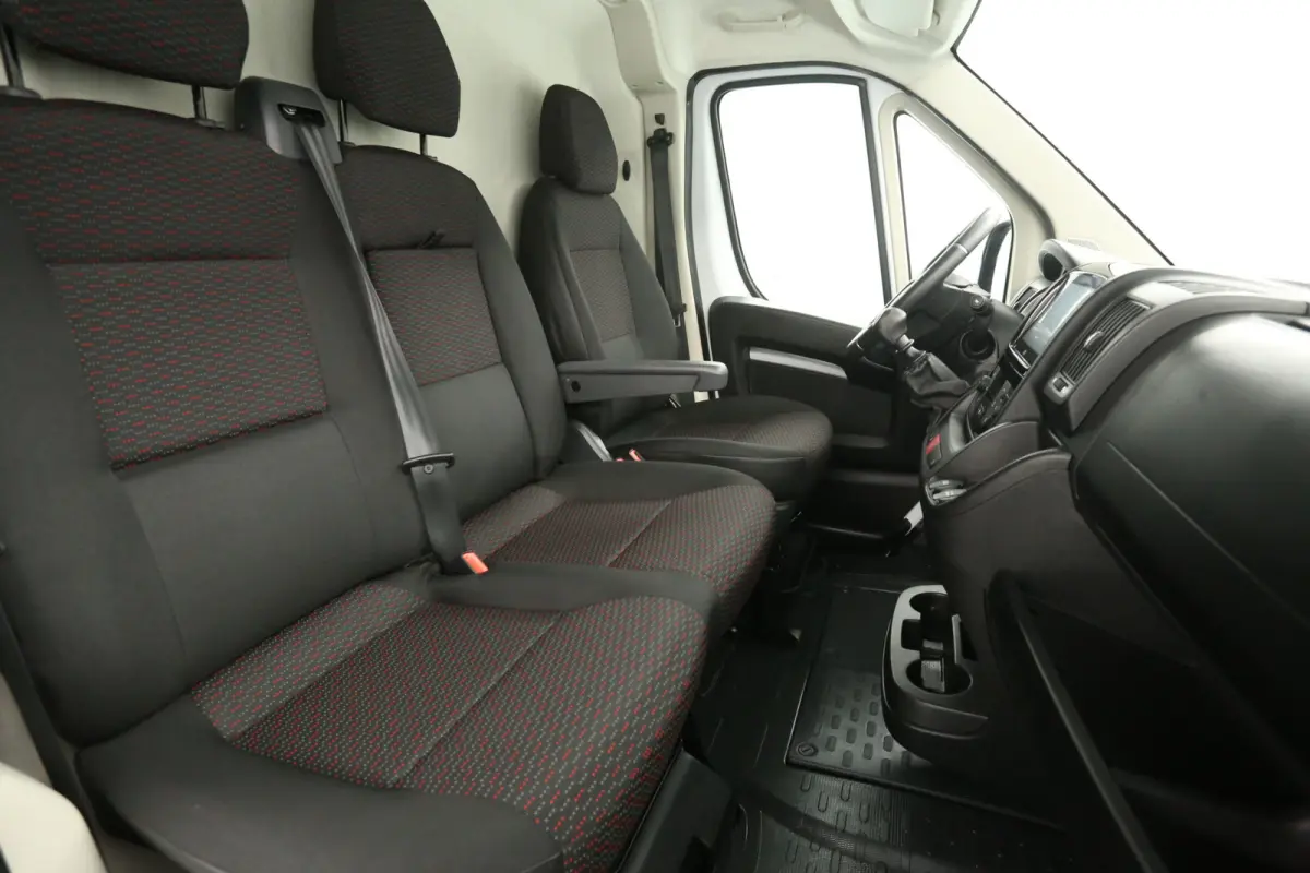 2.2 BlueHDI 140PK L3H2 | Clima | Camera | Carplay | Cruise | 3 Zits | Navi | Parkeersens.