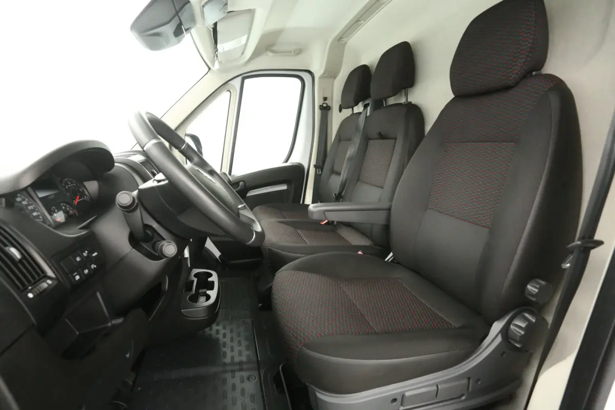 2.2 BlueHDI 140PK L3H2 | Clima | Camera | Carplay | Cruise | 3 Zits | Navi | Parkeersens.