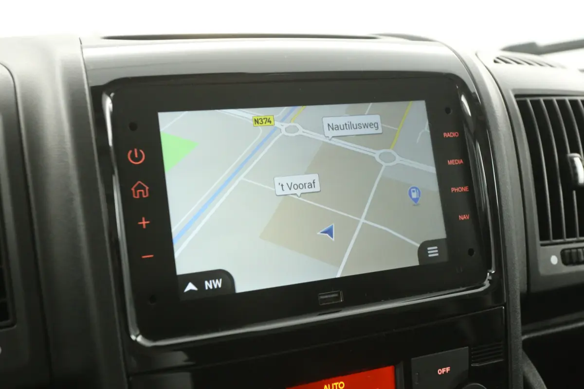 2.2 BlueHDI 140PK L3H2 | Clima | Camera | Carplay | Cruise | 3 Zits | Navi | Parkeersens.