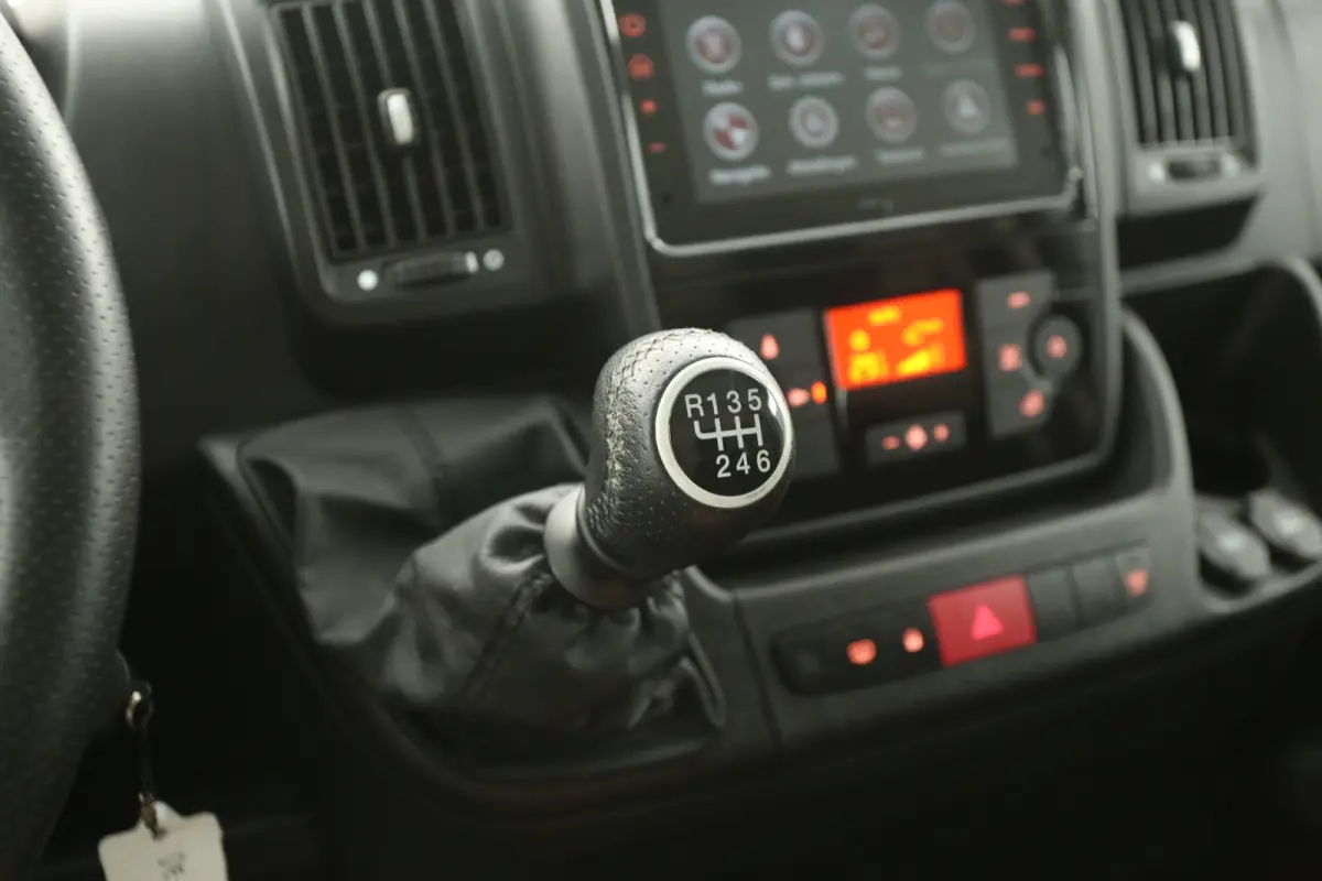2.2 BlueHDI 140PK L3H2 | Clima | Camera | Carplay | Cruise | 3 Zits | Navi | Parkeersens.
