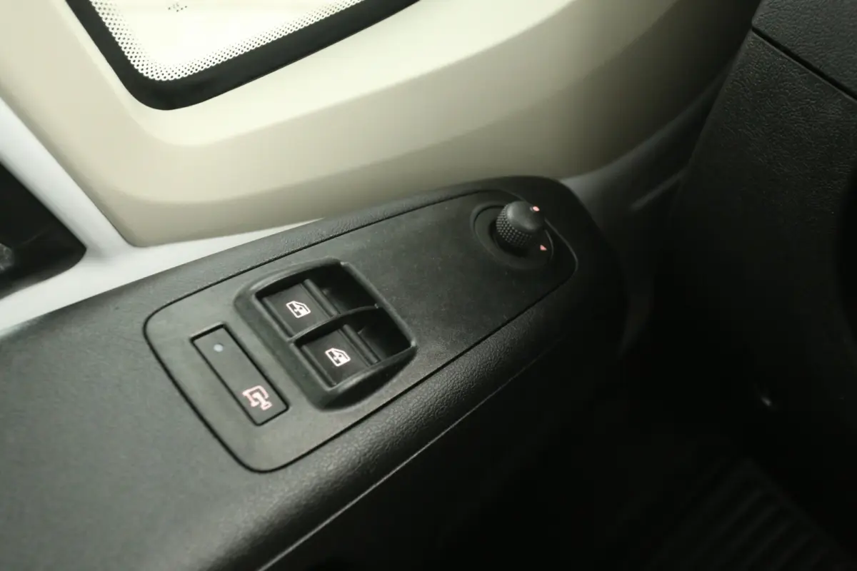 2.2 BlueHDI 140PK L3H2 | Clima | Camera | Carplay | Cruise | 3 Zits | Navi | Parkeersens.