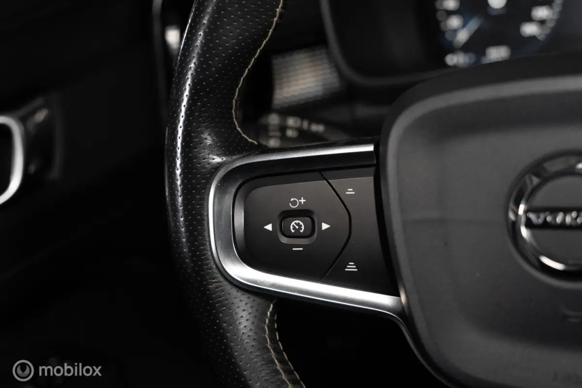 1.5 T3 R-Design PANO|LEDER|LED|CAMERA|CARPLAY|