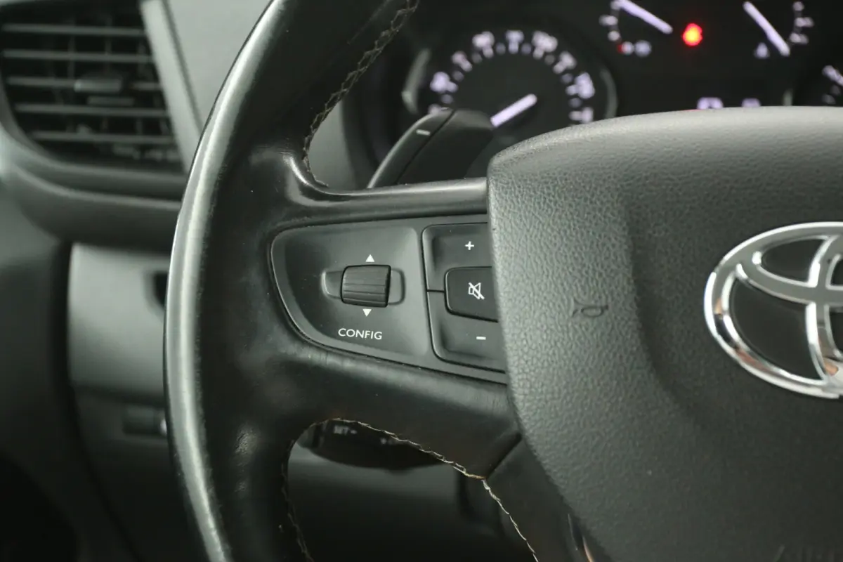 2.0D L3H1 | Automaat | Airco | Cruise | Camera | 3 Zits | Carplay | Parkeersens.