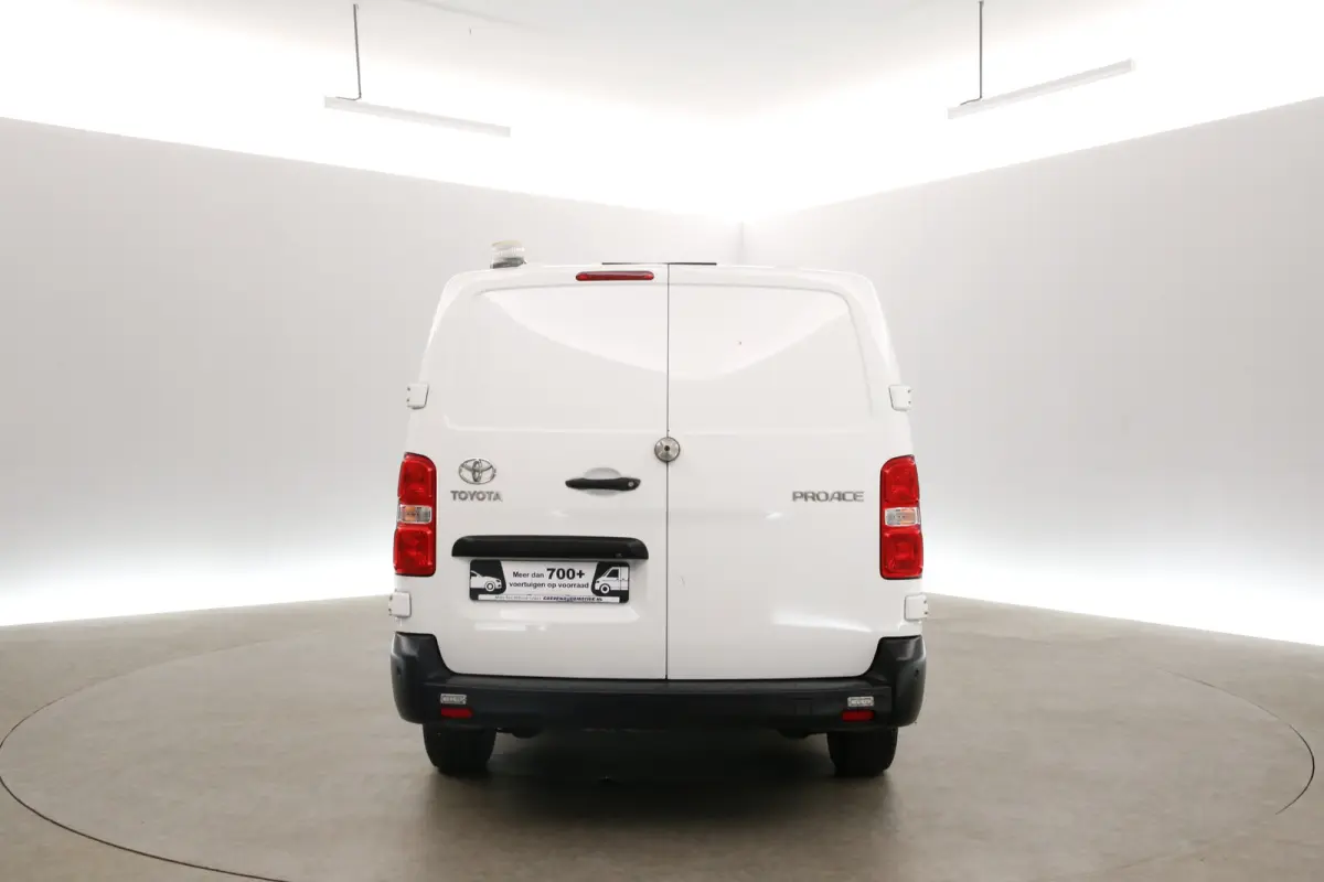 2.0D L3H1 | Automaat | Airco | Cruise | Camera | 3 Zits | Carplay | Parkeersens.