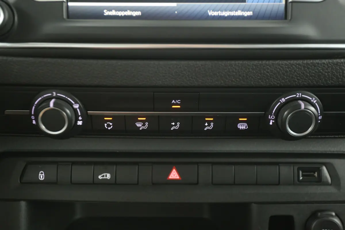 2.0D L3H1 | Automaat | Airco | Cruise | Camera | 3 Zits | Carplay | Parkeersens.