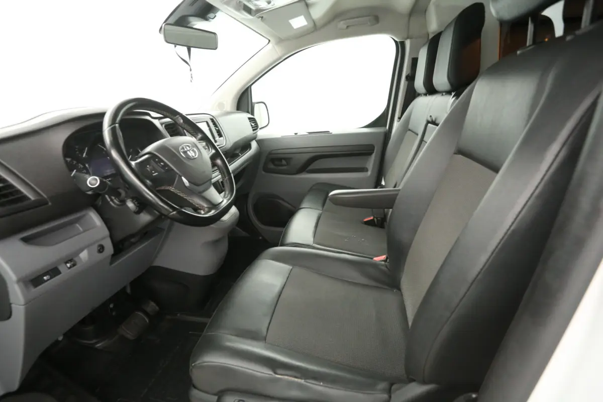 2.0D L3H1 | Automaat | Airco | Cruise | Camera | 3 Zits | Carplay | Parkeersens.