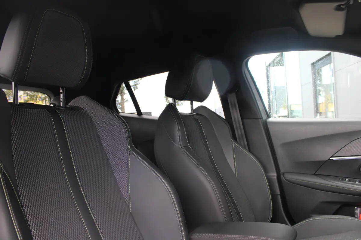 1.2 Hybrid 145 GT | Automaat | Navigatie | Camera voor + achter | 18 Inch | Apple carplay | NL auto |
