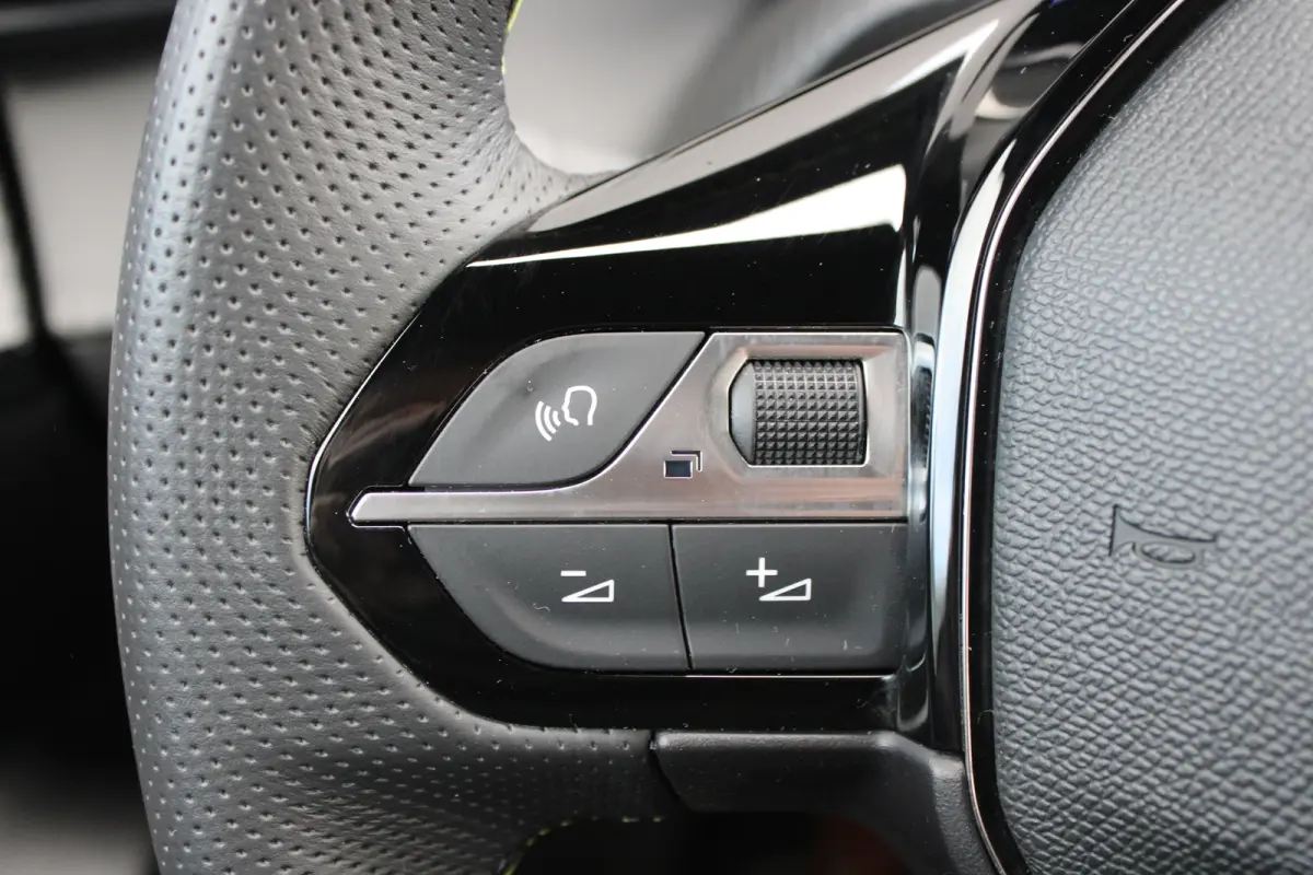 1.2 Hybrid 145 GT | Automaat | Navigatie | Camera voor + achter | 18 Inch | Apple carplay | NL auto |