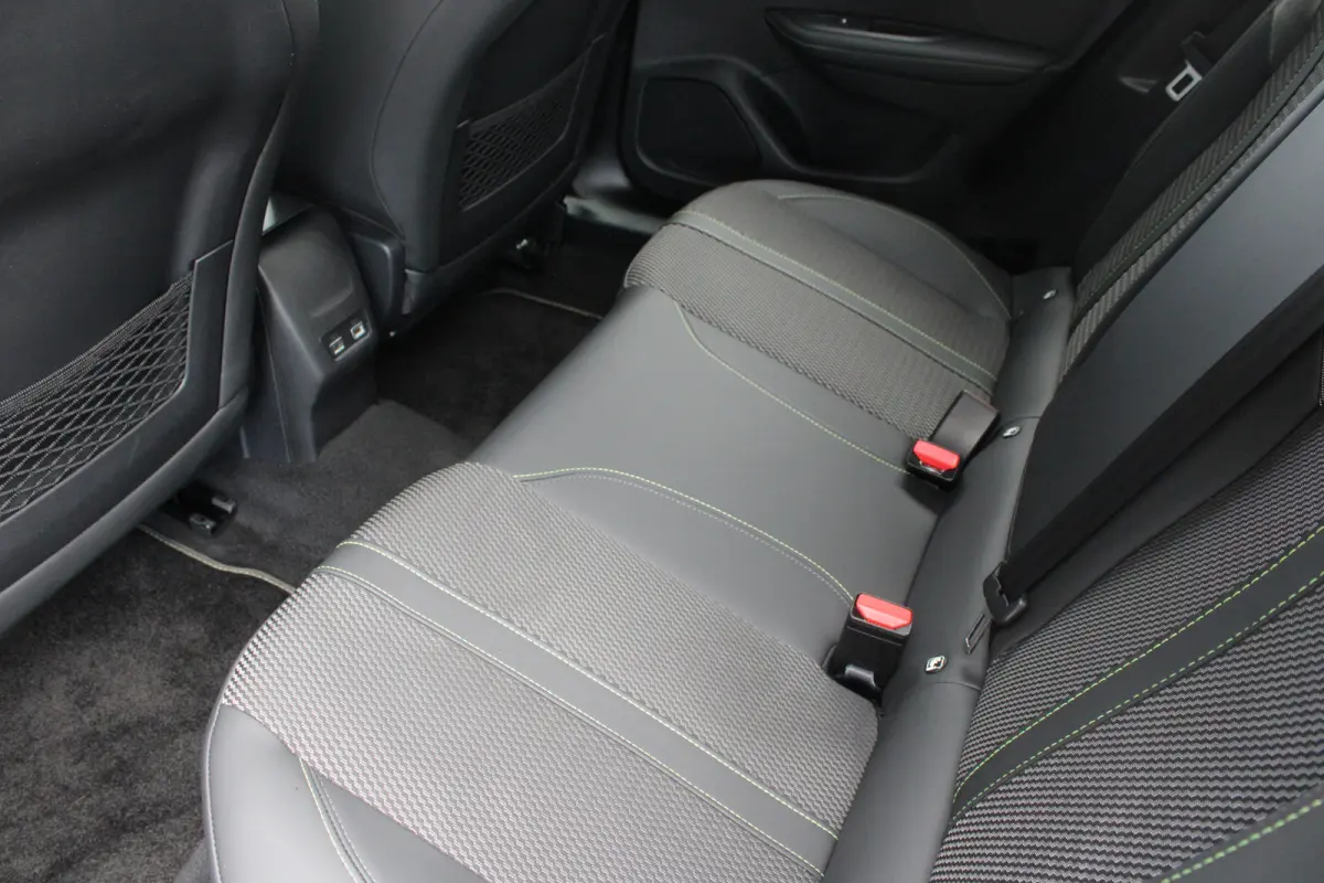 1.2 Hybrid 145 GT | Automaat | Navigatie | Camera voor + achter | 18 Inch | Apple carplay | NL auto |