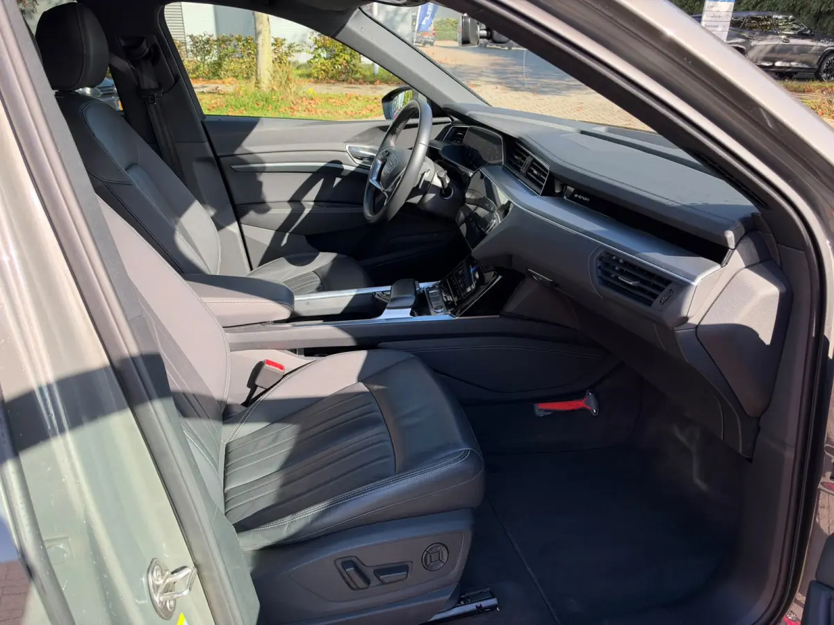 50 quattro Advanced Edition 95 kWh Nieuwstaat, Leder, Navi, 1ste eigenaar, Dealer auto
