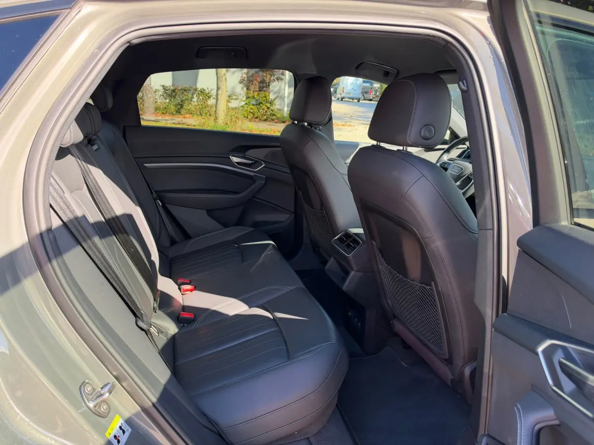 50 quattro Advanced Edition 95 kWh Nieuwstaat, Leder, Navi, 1ste eigenaar, Dealer auto