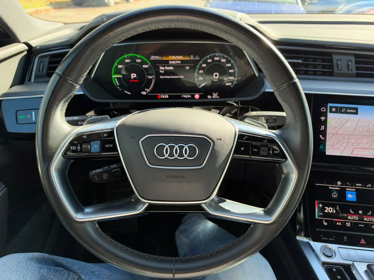 50 quattro Advanced Edition 95 kWh Nieuwstaat, Leder, Navi, 1ste eigenaar, Dealer auto
