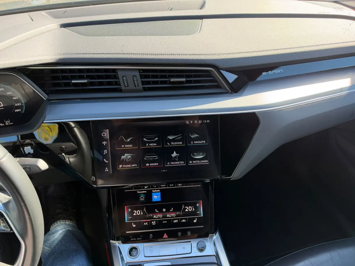 50 quattro Advanced Edition 95 kWh Nieuwstaat, Leder, Navi, 1ste eigenaar, Dealer auto