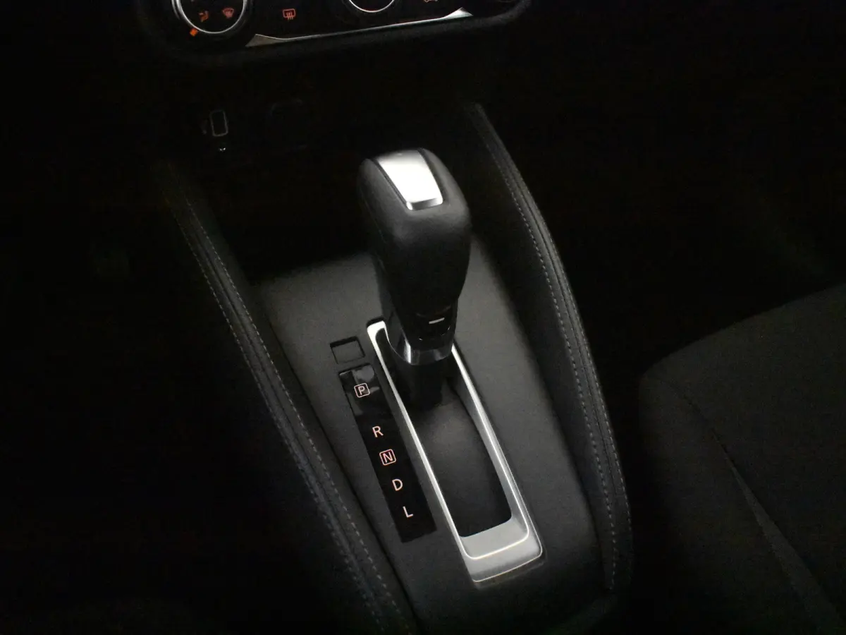 1.0 IG-T Autom. N-Style l Slechts 31dkm! l 1e Eigenaar l Full Map Navigatie l Parkeersensoren l Cr Control l Multifunct. Stuurwiel l